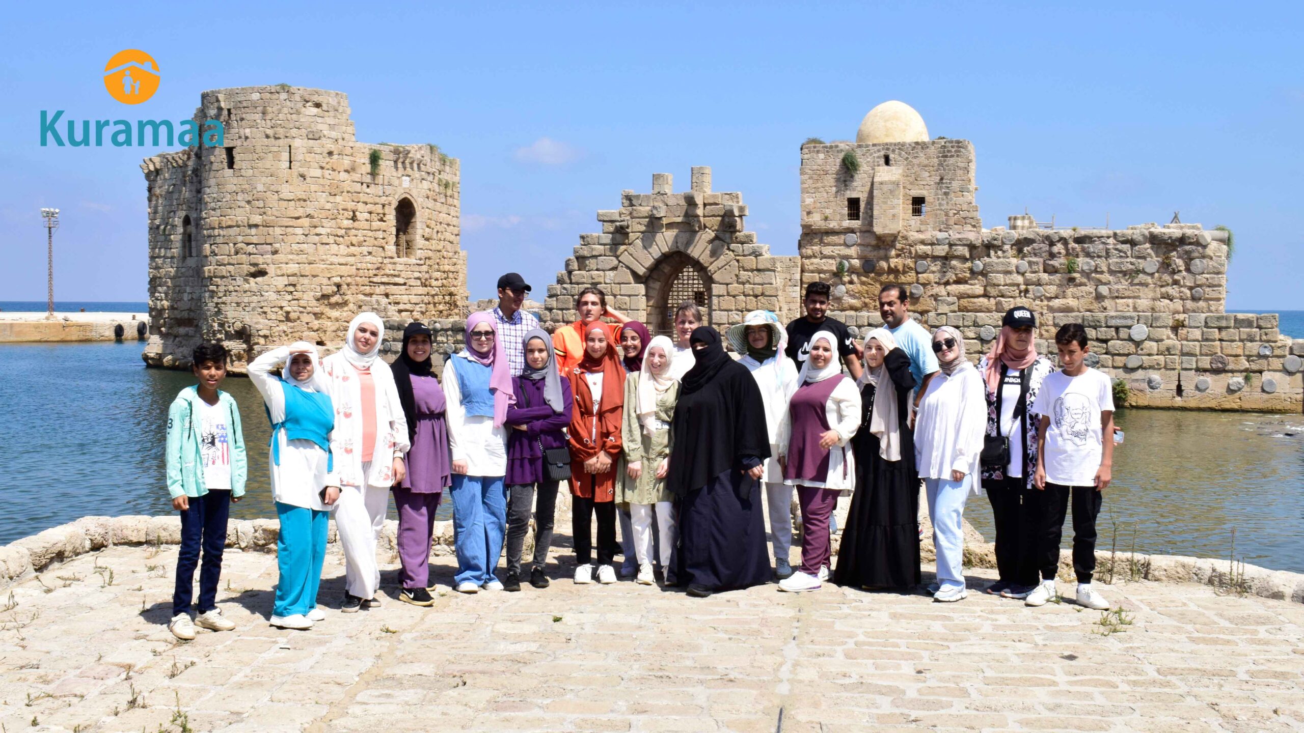 رحلة تعليمية نظمتها كرماء إلى صيدا لـ 75 يتيمًا سوريًا، لتعزيز وعيهم الثقافي والتراثي. ساهم معنا في دعم مستقبلهم.