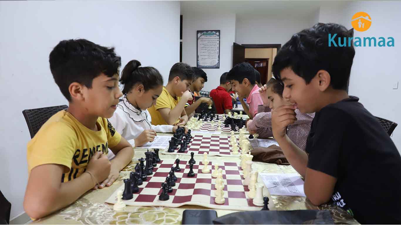 ادعم دورة الشطرنج من منظمة كرماء لتعليم 60 يتيمًا سوريًا التفكير الاستراتيجي والتركيز والثقة بالنفس. تبرع الآن واصنع الفرق!