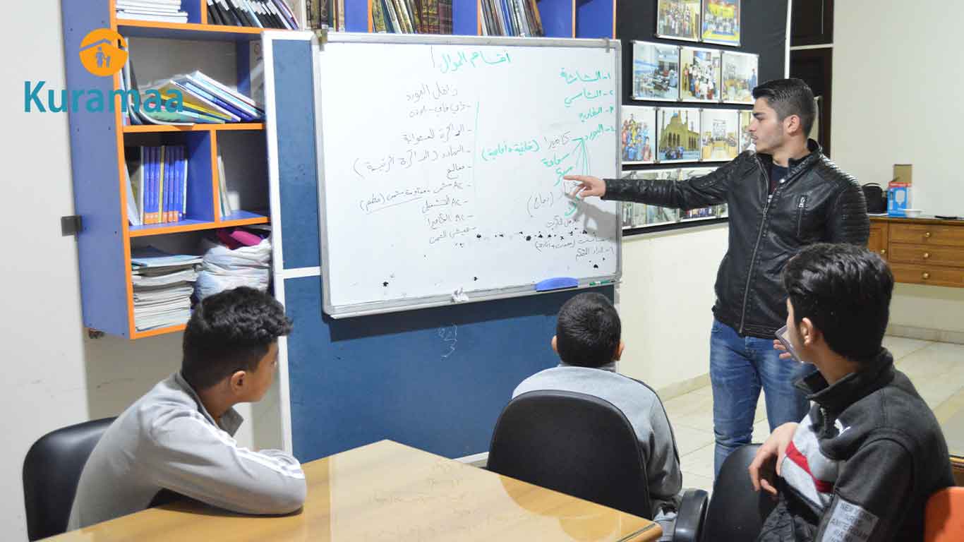 تعرف على دورة صيانة الموبايل من كرماء لليافعين الأيتام، واكتشف كيف تبني المهارات التقنية فرصًا مستقبلية للشباب النازحين.