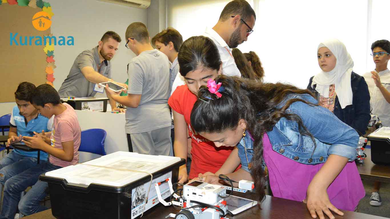 في إطار دعمها للتميز الأكاديمي والتمكين التكنولوجي، نظّمت منظمة كرماء دورة تدريبية متخصصة في مجال الروبوتات لخمسة طلاب أيتام متفوقين من العام الدراسي 2018. تأتي هذه المبادرة ضمن برنامج رعاية وتأهيل الأرامل والأيتام، الذي يسعى إلى تمكين الفئات المتضررة من الحرب والنزوح، عبر التعليم النوعي والتدريب العملي الذي يُنير طريقهم نحو مستقبل أفضل. أهداف دورة الروبوت: أكثر من تدريب تقني تنمية المهارات التقنية لدى الطلاب الأيتام كانت الغاية الأساسية من هذه الدورة، حيث صُممت لتعزيز قدرات المشاركين في مجالات البرمجة، الإلكترونيات، وتصميم الروبوتات. هذه المهارات لا تُعزز فقط قدراتهم التقنية، بل تبني فيهم روح الإبداع والابتكار، وتُحفزهم ليكونوا روادًا في مجالات STEM (العلوم، التكنولوجيا، الهندسة، الرياضيات). كما تسعى منظمة كرماء من خلال هذا النشاط إلى: تحفيز الطلاب المتفوقين على متابعة شغفهم العلمي. تعزيز الثقة بالنفس من خلال العمل الجماعي وحل المشكلات. فتح آفاق علمية جديدة للأطفال المتضررين، وتمكينهم ليكونوا جزءًا من الثورة التكنولوجية العالمية. محتوى الدورة: رحلة علمية ممتعة بدأت الدورة بأساسيات البرمجة باستخدام منصات تعليمية مخصصة للأطفال، ثم انتقل الطلاب إلى تصميم الروبوتات وتجميع أجزائها باستخدام أدوات تفاعلية مثل LEGO Mindstorms وArduino. تضمن البرنامج: ورش عمل تفاعلية في التفكير المنطقي وهندسة الروبوت. تطبيقات عملية جماعية لصناعة روبوتات تؤدي مهام حقيقية. أنشطة تحفيزية لبناء مهارات التعاون والعمل ضمن فرق. كل ذلك تم تحت إشراف مدربين مختصين، مع تهيئة بيئة آمنة ومشجعة على التعلم والابتكار، تعكس أهداف منظمة كرماء في تقديم تجربة تعليمية متكاملة. لماذا تستثمر كرماء في تعليم الروبوت للأطفال الأيتام؟ تؤمن منظمة كرماء بأن العلم والتقنية هما مفتاح التمكين الحقيقي للأطفال المتضررين، وخاصة الأيتام الذين حُرموا من بيئة مستقرة. من خلال هذه المبادرة، ترسّخ كرماء رسالتها الإنسانية في: تحويل المعاناة إلى إنتاج عبر برامج نوعية تعليمية. تمكين الأيتام ليكونوا بناة المستقبل، لا ضحاياه. رعاية الأذكياء والمتفوقين ومساعدتهم على الوصول لأقصى إمكانياتهم. مثل هذه الدورات لا تكتفي بتعليم مهارات تقنية فقط، بل تُعيد بناء الثقة في الأطفال، وتُشعرهم أنهم قادرون على الإنجاز والتغيير، تمامًا كأقرانهم في المجتمعات المستقرة. دعوة للدعم: ساعد في صناعة عالم أفضل منظمة كرماء لا تملك عصا سحرية، لكنها تملك الإصرار والرؤية لصناعة التغيير، عبر العلم والتدريب والدعم النفسي. وبرنامج رعاية وتأهيل الأرامل والأيتام هو تجسيد عملي لهذا الطموح. كل دورة تدريبية، كل كتاب، كل ورشة، هي نتيجة دعم كريم من متبرعين آمنوا بقدرة هؤلاء الأطفال على النهوض وبناء غد مشرق. كن أنت سببًا في صناعة مستقبل أفضل. بدعمك، نستطيع أن ننظم المزيد من الدورات، ونصل إلى مئات الأطفال الطموحين الذين ينتظرون الفرصة ليُظهروا قدراتهم. خاتمة: التعليم التقني سبيل الأيتام نحو التمكين دورة الروبوت التي نظمتها منظمة كرماء لخمسة طلاب أيتام متفوقين ليست مجرد نشاط تدريبي، بل خطوة حقيقية نحو تمكين جيل جديد من القادة والمبدعين. إن تعليم الروبوت وبرمجة الآلات للأطفال الأيتام هو استثمار طويل الأمد في بناء مجتمع سوري قوي قادر على النهوض من ركام الحرب. ادعم منظمة كرماء اليوم، وكن شريكًا في تمكين الأيتام وبناء مستقبلهم.