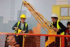 نظمت منظمة كرماء زيارة تعليمية لمتحف الأطفال في الأردن لتعزيز وعي الأيتام وتنمية مهاراتهم. ادعم تعليم الأيتام الآن.