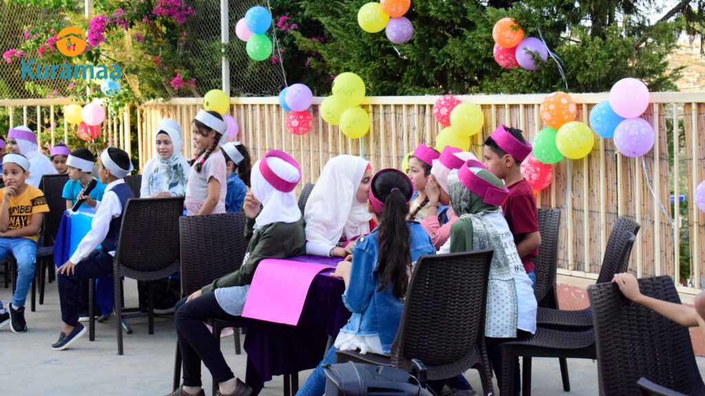 اكتشف كيف تسهم منظمة كرماء بتنمية ثقافة الأطفال الأيتام وتعزيز ثقتهم بالنفس عبر مسابقة ثقافية لتطوير مهارات التفكير النقدي والتحليلي لدى الأطفال.