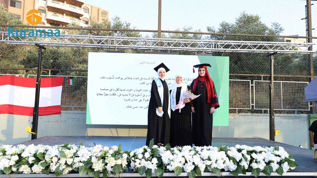 احتفل طلاب سوريون أيتام بإنهاء دراستهم الإعدادية والثانوية في حفل مميز تخلله فقرات فنية وتكريم خاص لإنجازاتهم الأكاديمية الملهمة.