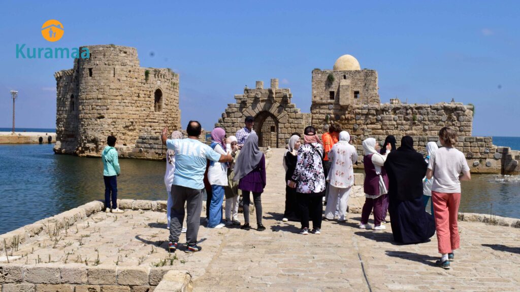 رحلة تعليمية نظمتها كرماء إلى صيدا لـ 75 يتيمًا سوريًا، لتعزيز وعيهم الثقافي والتراثي. ساهم معنا في دعم مستقبلهم.